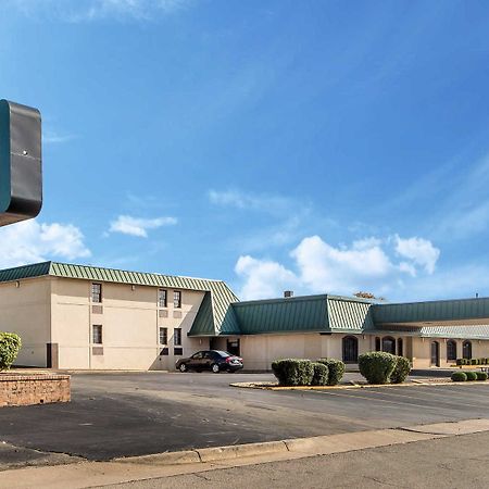 The Emerald House Hotel Bartlesville Exterior photo