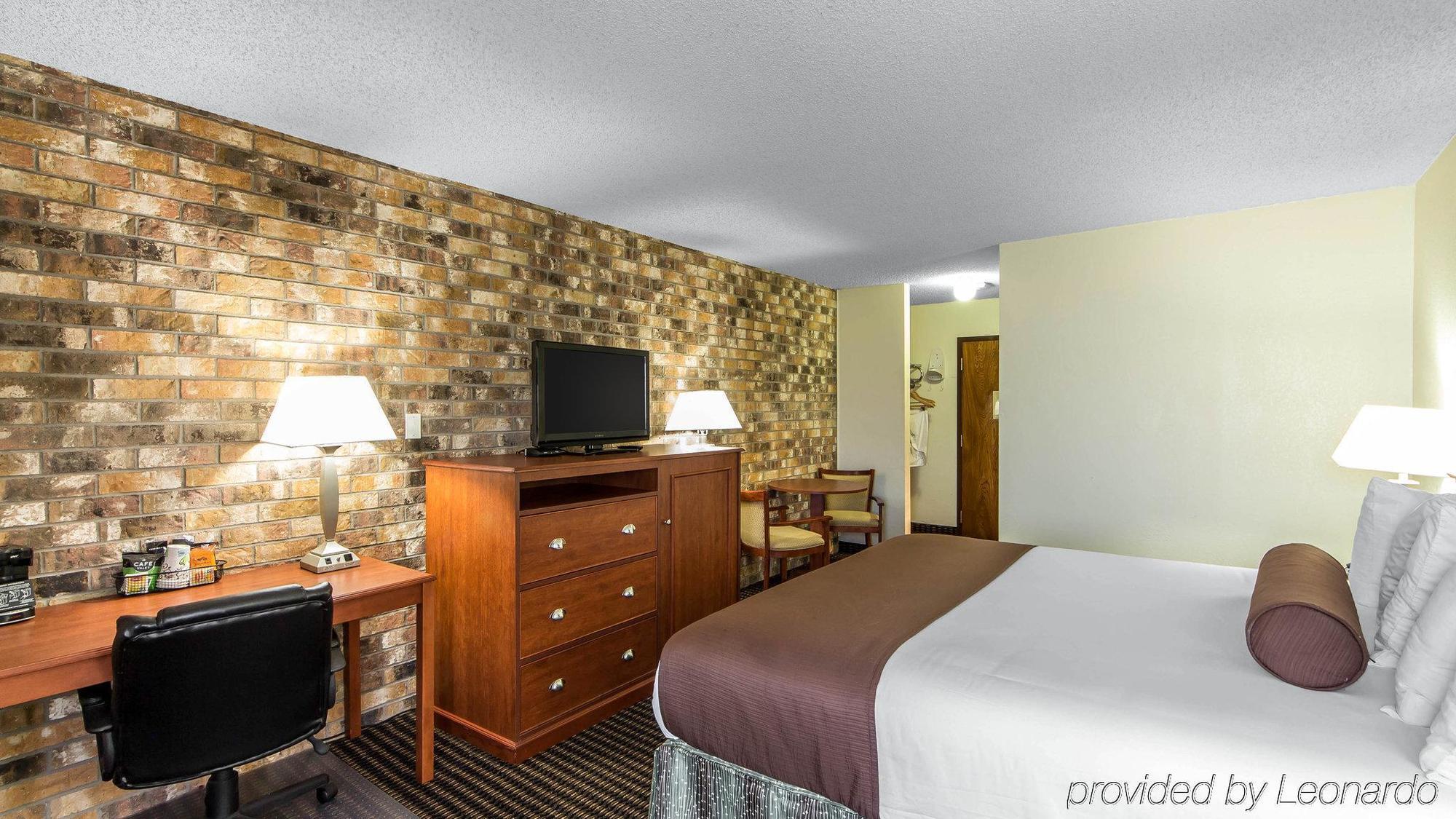 The Emerald House Hotel Bartlesville Exterior photo
