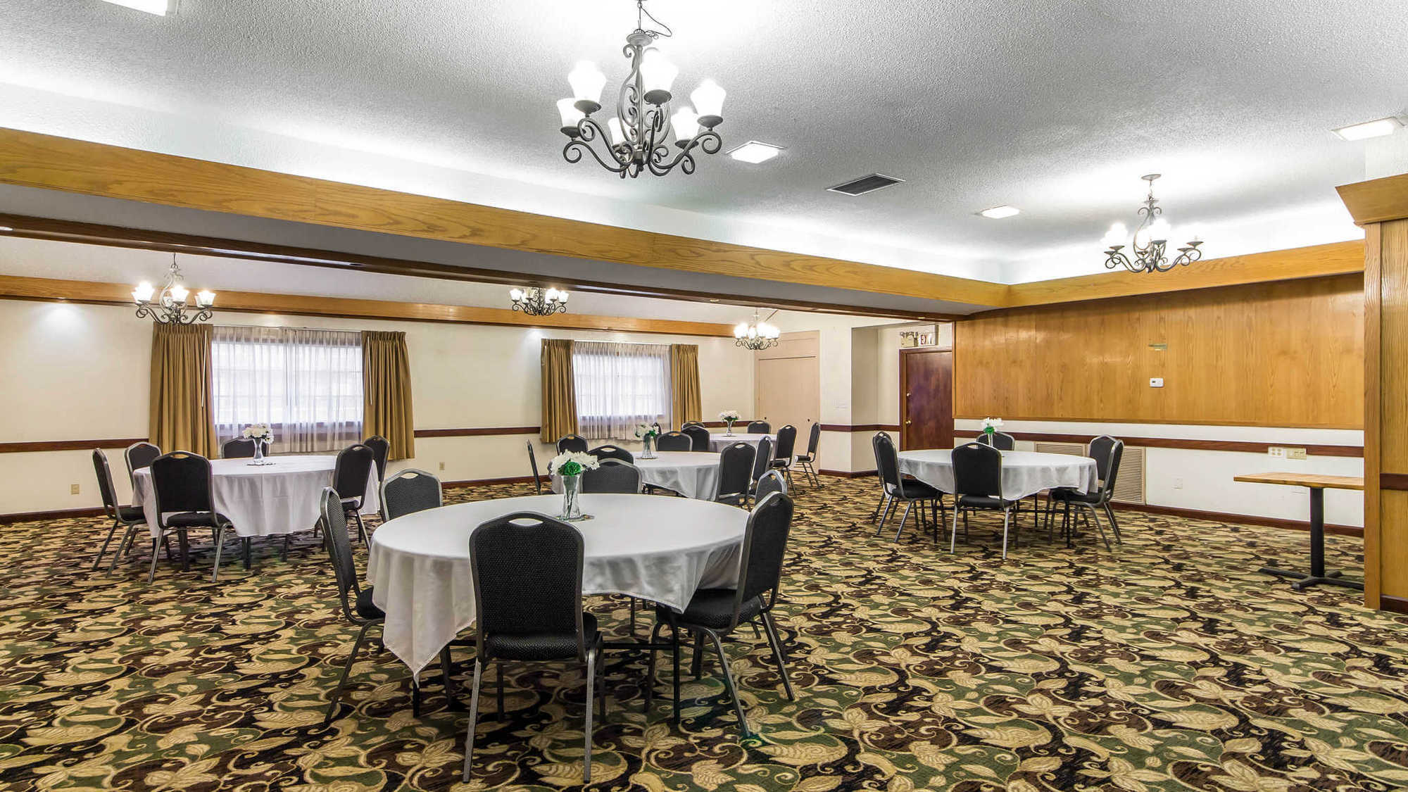 The Emerald House Hotel Bartlesville Facilities photo