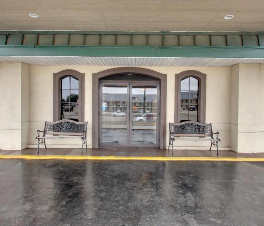 The Emerald House Hotel Bartlesville Exterior photo